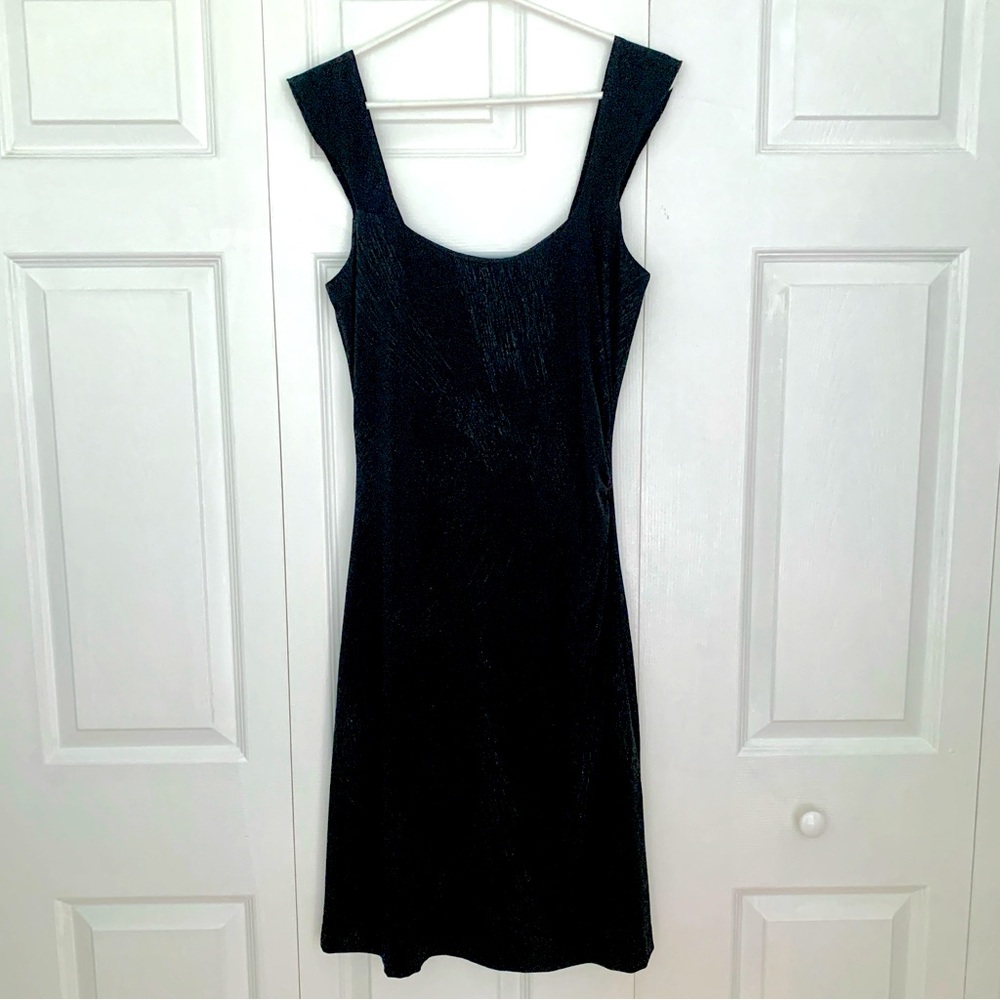 TERRA NOSTRA Little Black Midi Dress